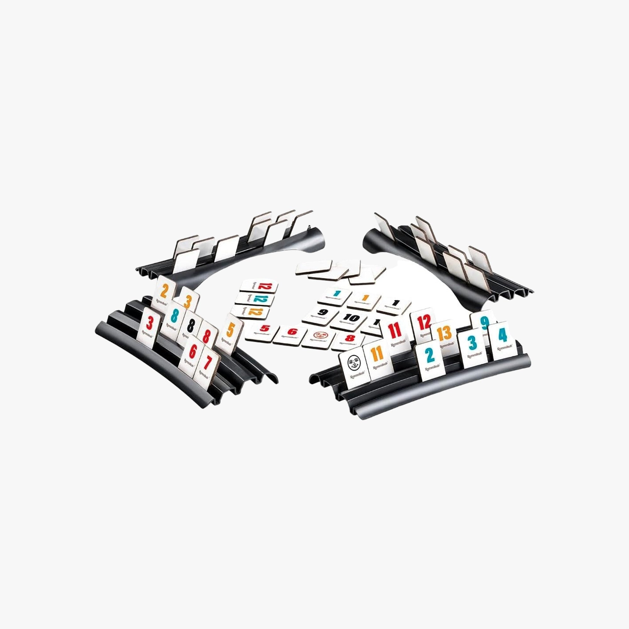 Peças cartonadas do Rummikub Joy dispostas sobre a mesa durante uma partida
