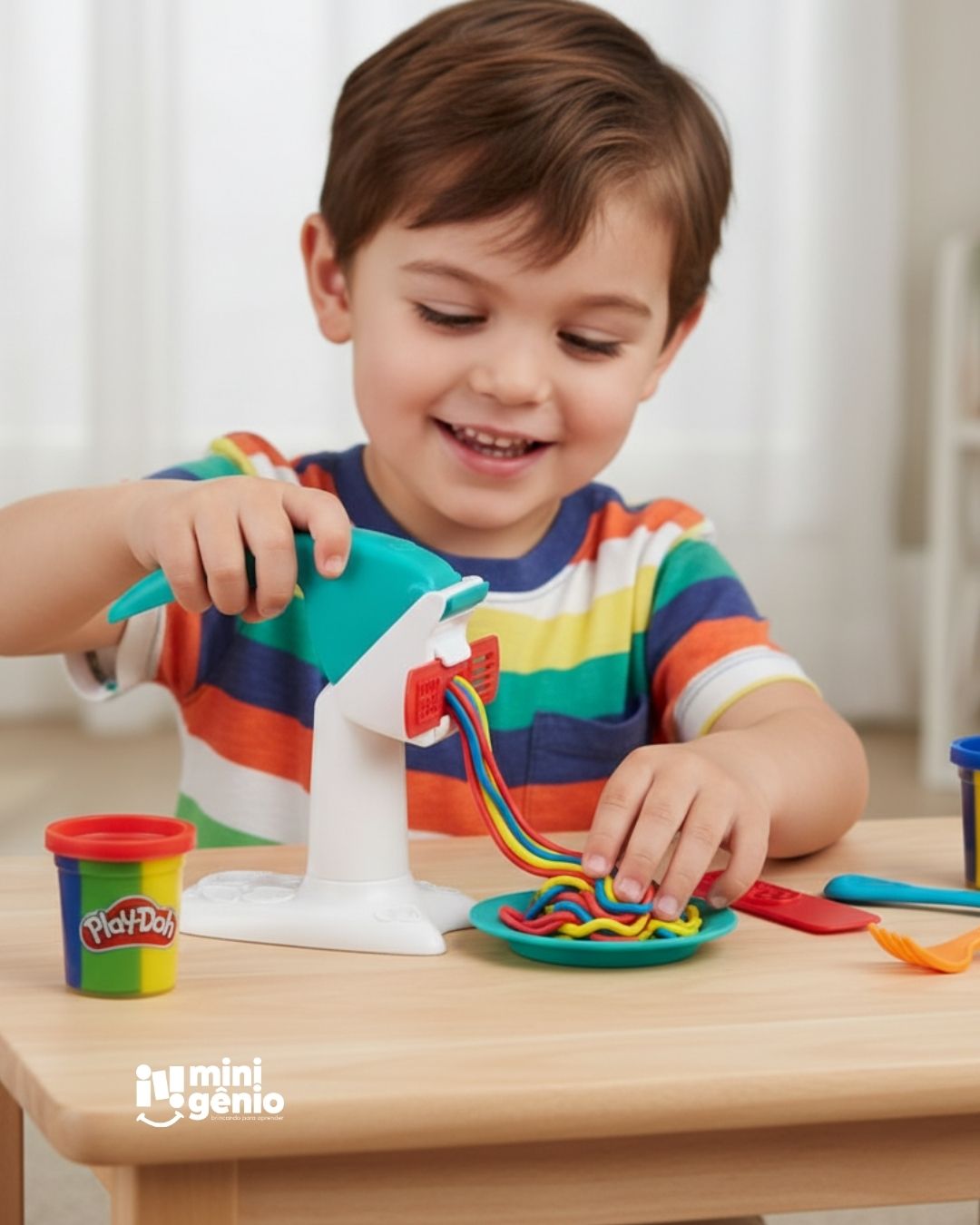 Kit de Massinha Macarrão Mágico Play-Doh