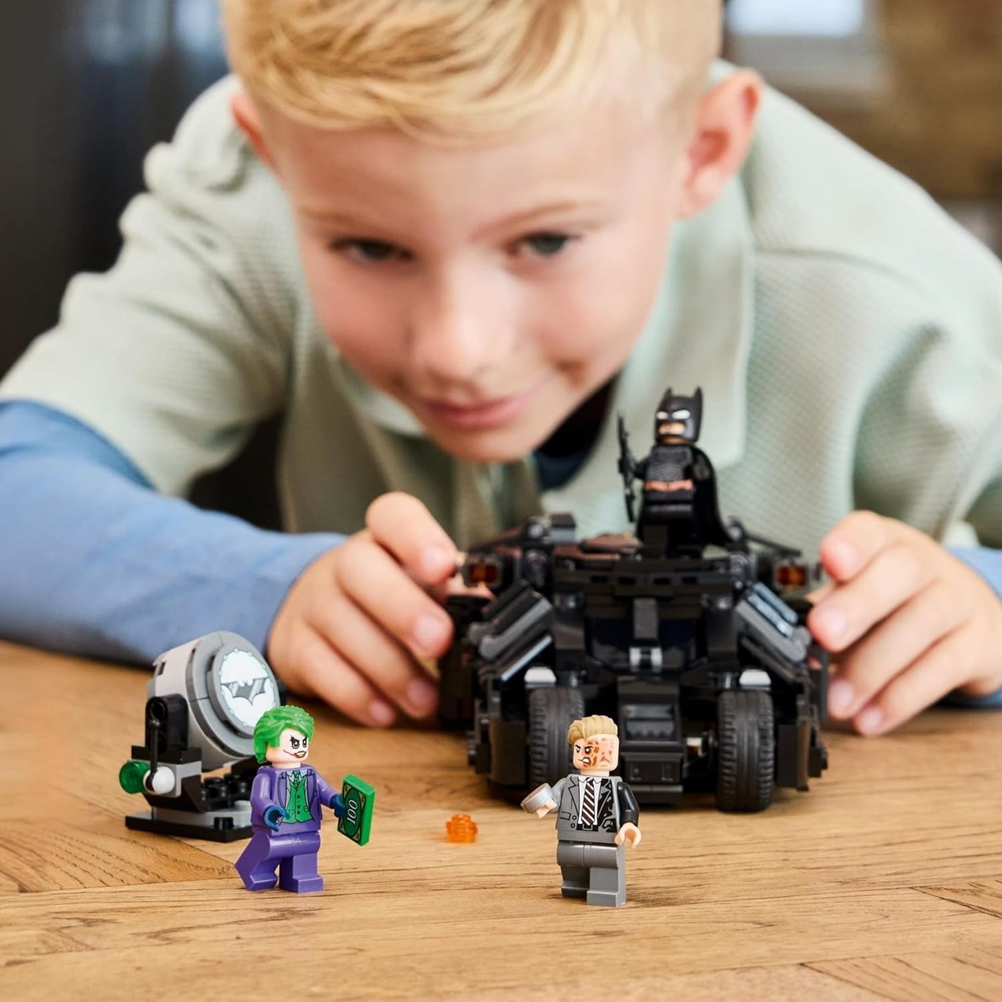 Lego Batman Tumbler + Coringa e Duas-Caras - Super Conjunto DC