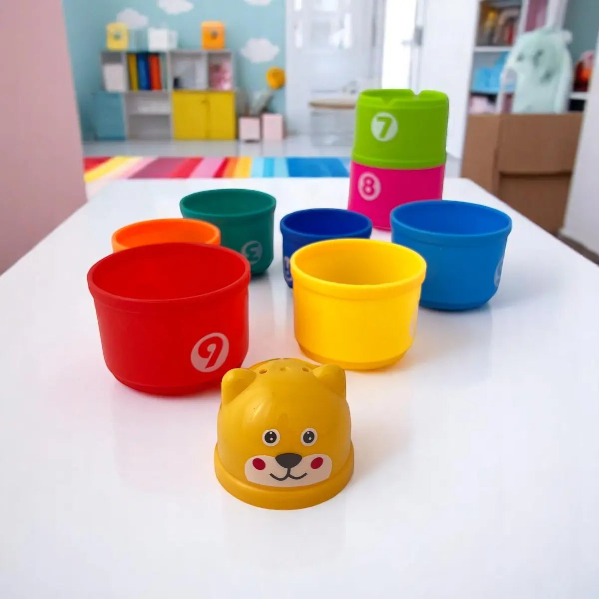 Torre divertida de encaixe com números e letras